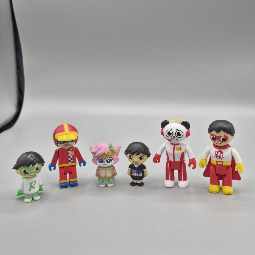 Ryan's‎ World Toy Lot
